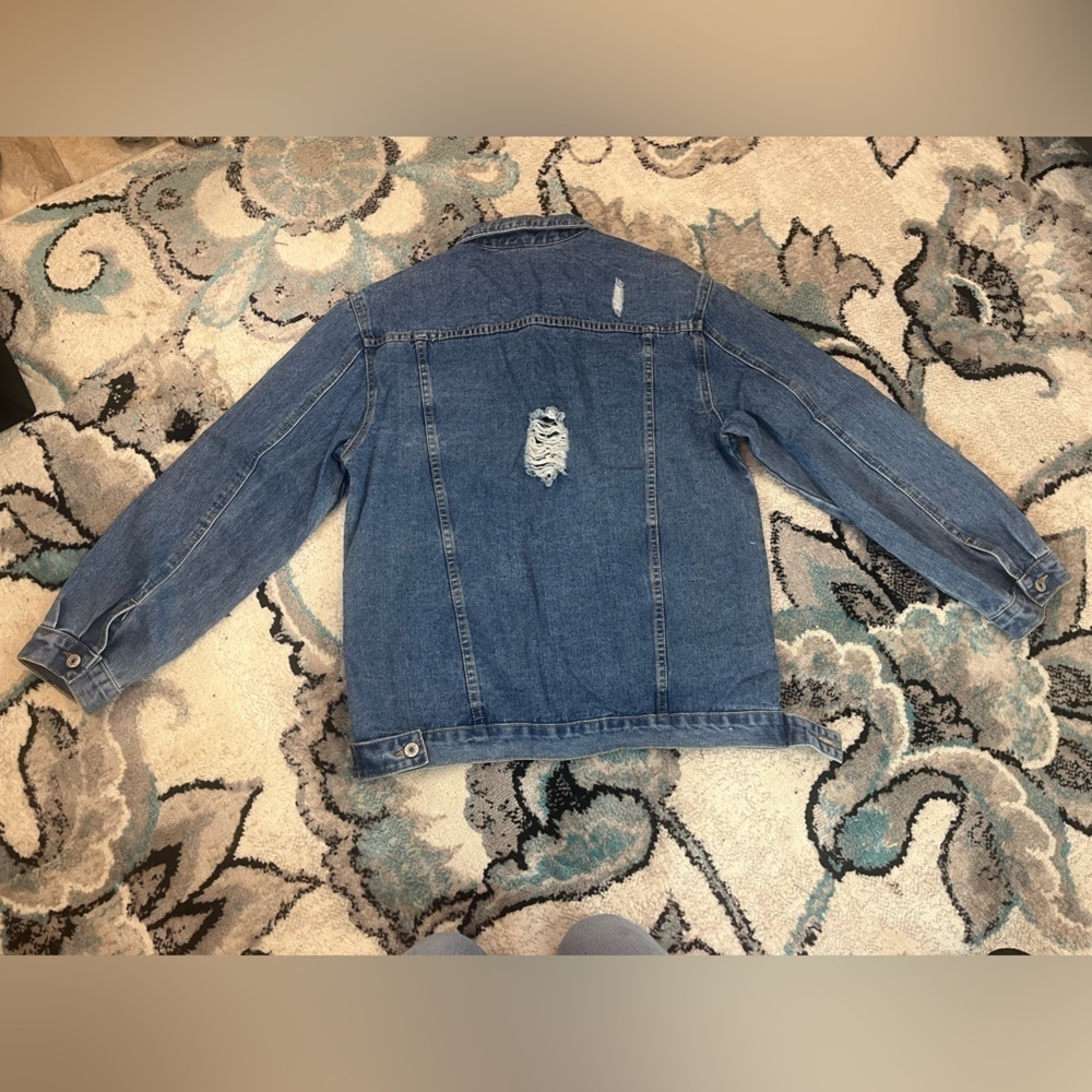 woman’s distressed Jean jacket Sz XL - Picture 2 of 7